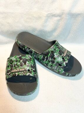 Minecraft Iconic Crocs Comfort Classic Slides Men’s 13